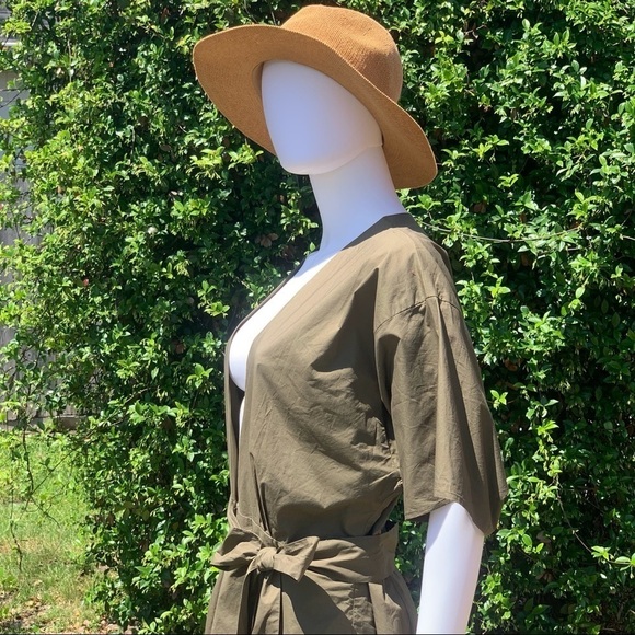 💋NWT Lovers + Friends Plunging Utility Short Romper - Picture 12 of 15